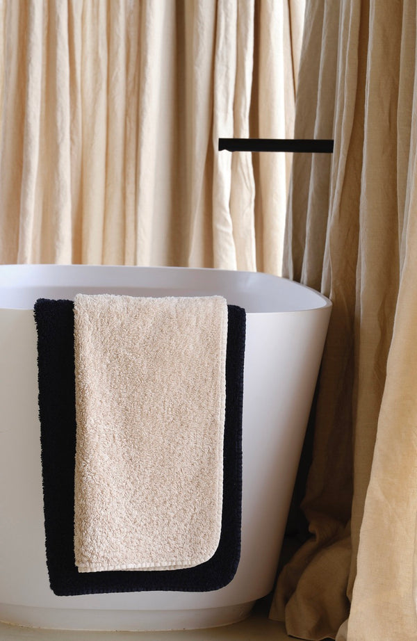 Photo of the Super Pile | Bath Sheet ensemble.