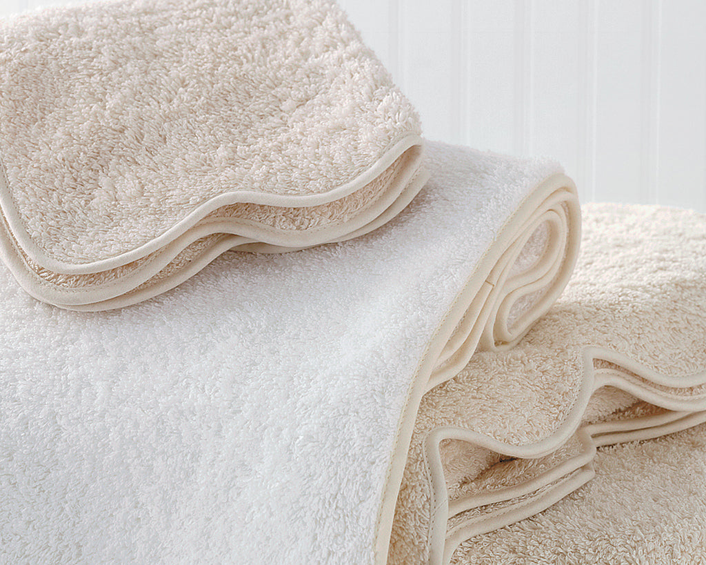 Matouk Cairo Bath Towels (White/Navy)