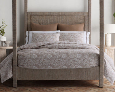 Image of Matouk Granada bedding.