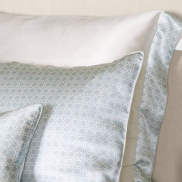 Photo of the Rattan Printed Silk | Bedding ensemble.