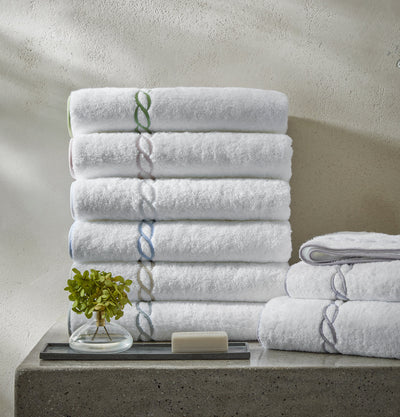 Image of Matouk Classic Chain towels