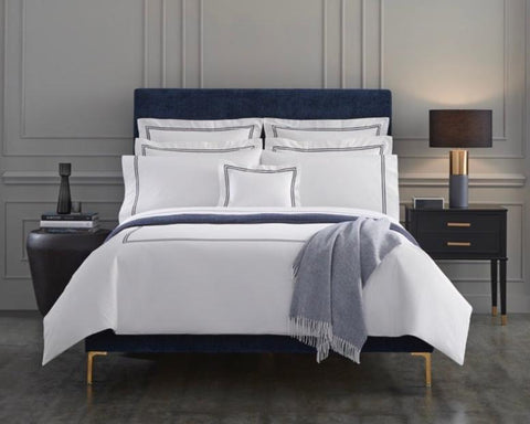 Image of Sferra Grande Hotel bedding.