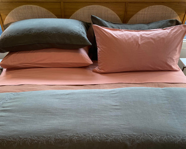 Photo of the Vintage Percale ensemble.