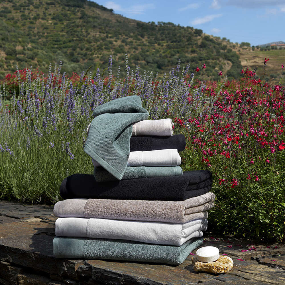 Viana by Amalia Home Collection