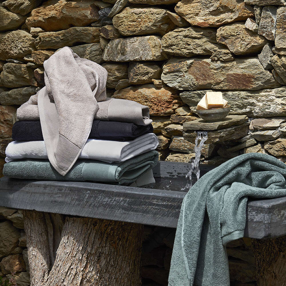 Viana by Amalia Home Collection