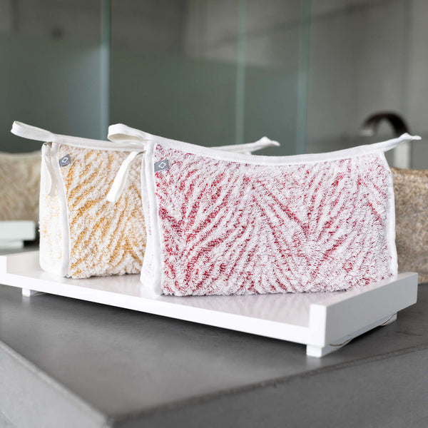 Photo of the Vasco | Pouch ensemble.