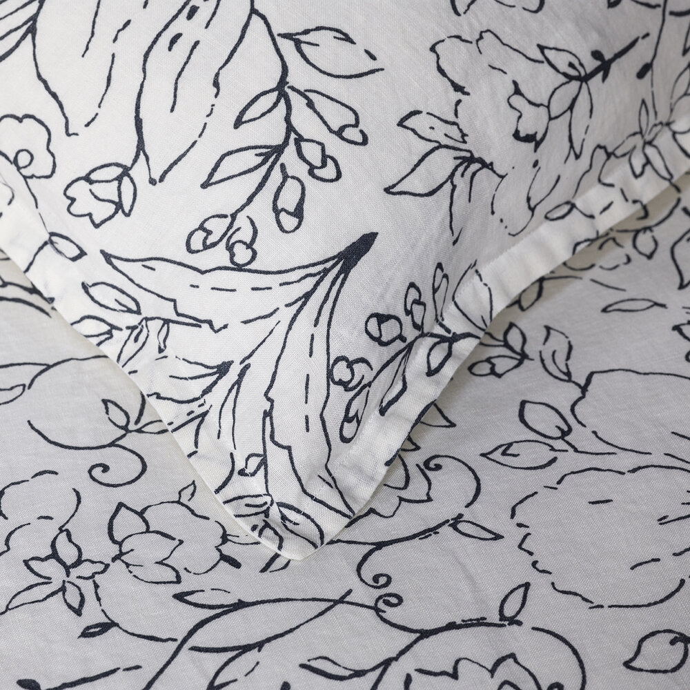 Amor Perfeito by Amalia Home Collection