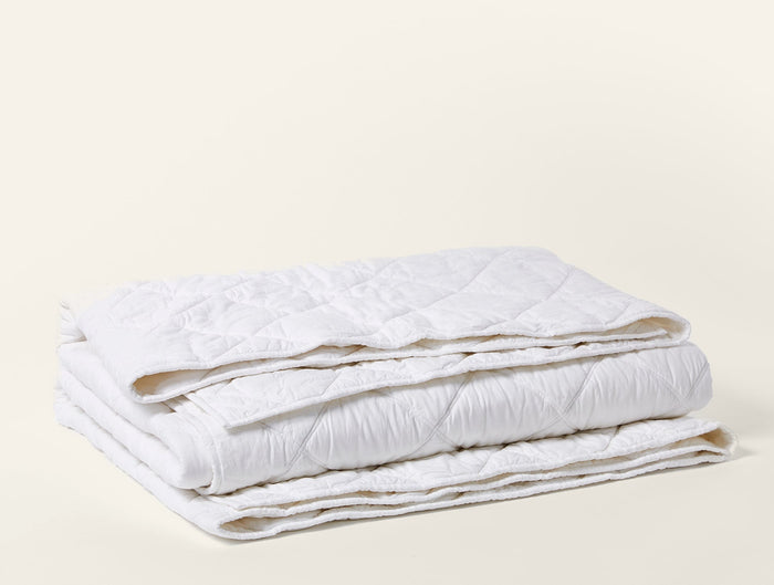 Photo of the Diamond-Stitched Cotton | Comforter ensemble.