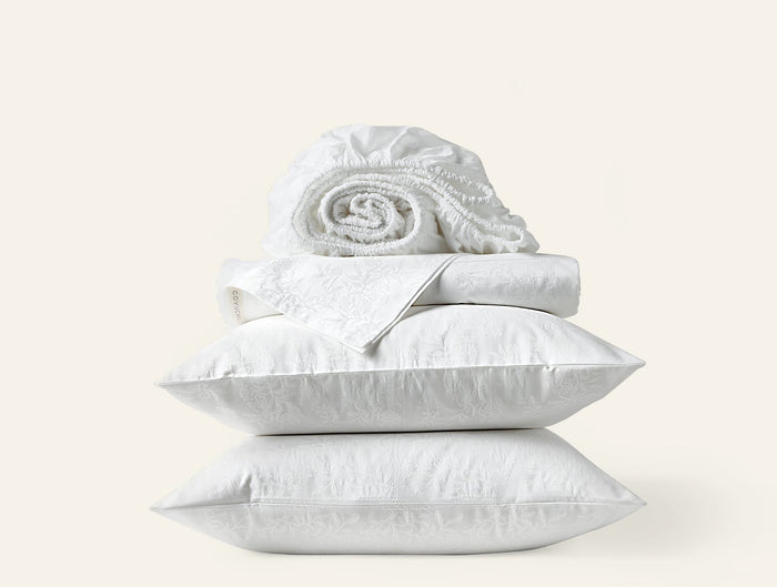 Photo of the Heirloom Sateen Jacquard | Sheet Set ensemble.