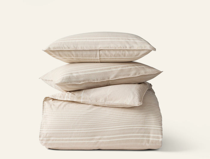Photo of the Little Sur Stripe | Duvet Cover Set ensemble.