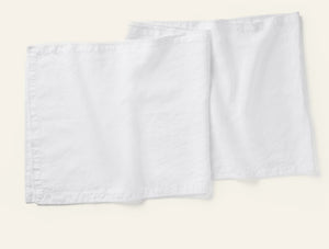 Photo of the Olivos Embroidered Linen | Table Runner ensemble.