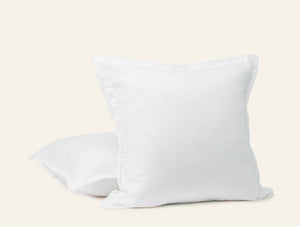 Photo of the Relaxed Linen | Decorative Pillow ensemble.