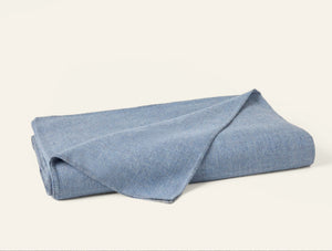 Photo of the Pacaya Baby Alpaca | Blanket ensemble.