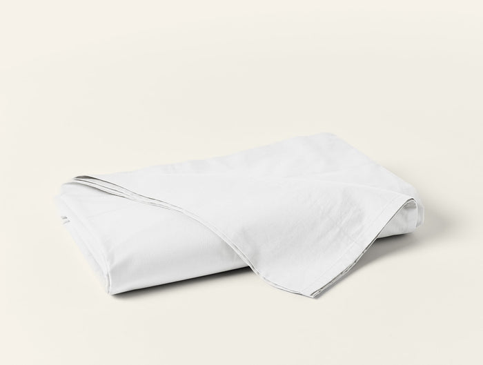 Photo of the Refined Percale | Flat Sheet ensemble.