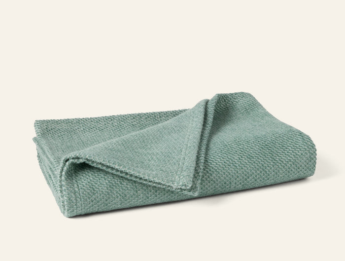 Photo of the Sequoia Washable | Throw ensemble.