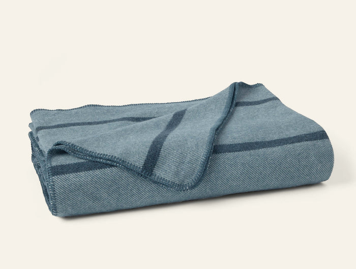 Photo of the Tahoe Wool | Blanket ensemble.