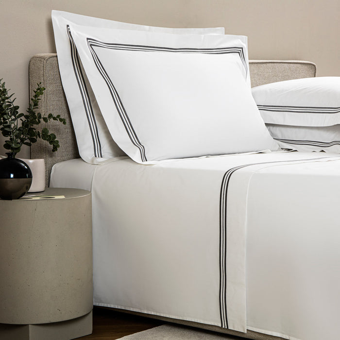 Photo of the Triplo Bourdon | Sheet Set ensemble.