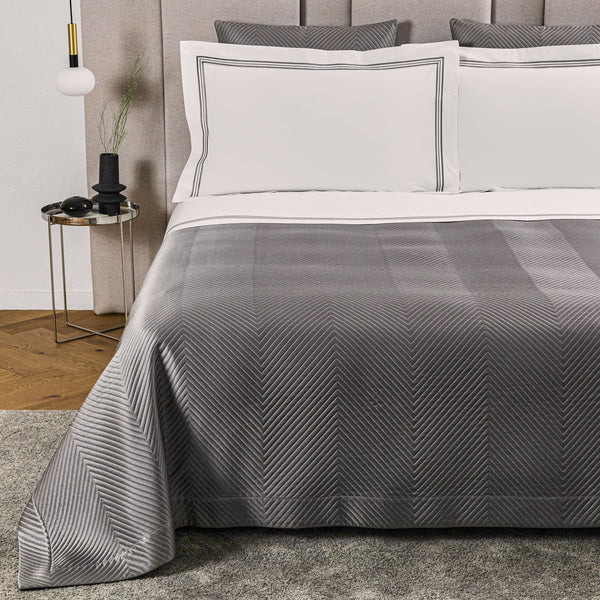 Photo of the Luxe Herringbone | Bedspread ensemble.