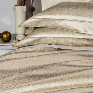 Photo of the Luxe Glowing Weave | Sham ensemble.