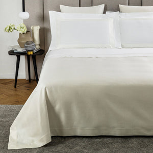 Photo of the Cavalry | Bedspread ensemble.