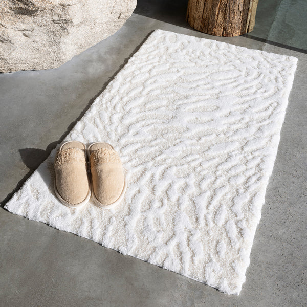 Photo of the Flow | Bath Rug ensemble.