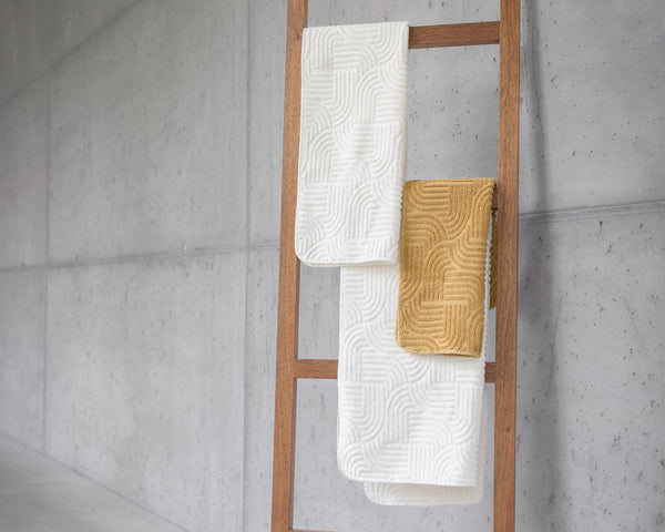 Photo of the Olly | Bath Towel ensemble.