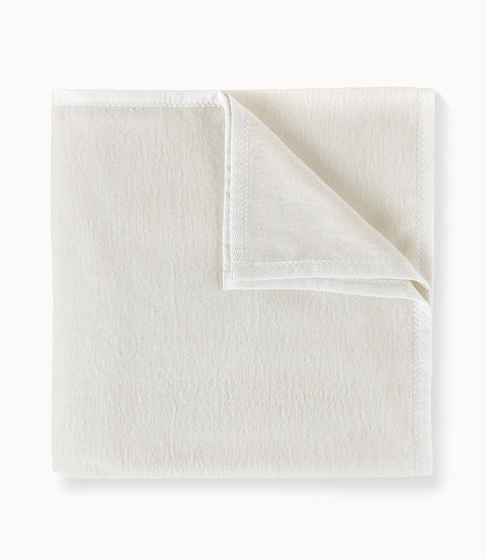 Photo of the All Seasons | Blanket ensemble.
