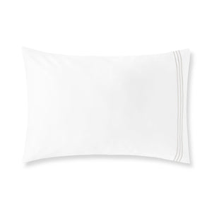 Photo of the Alvorada Pillowcase Pair ensemble.