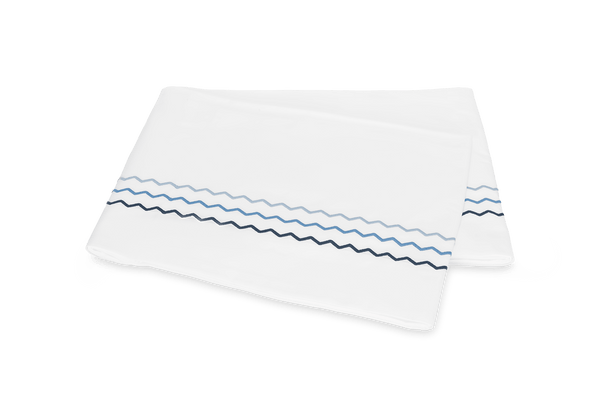 Photo of the Axel | Flat Sheet ensemble.