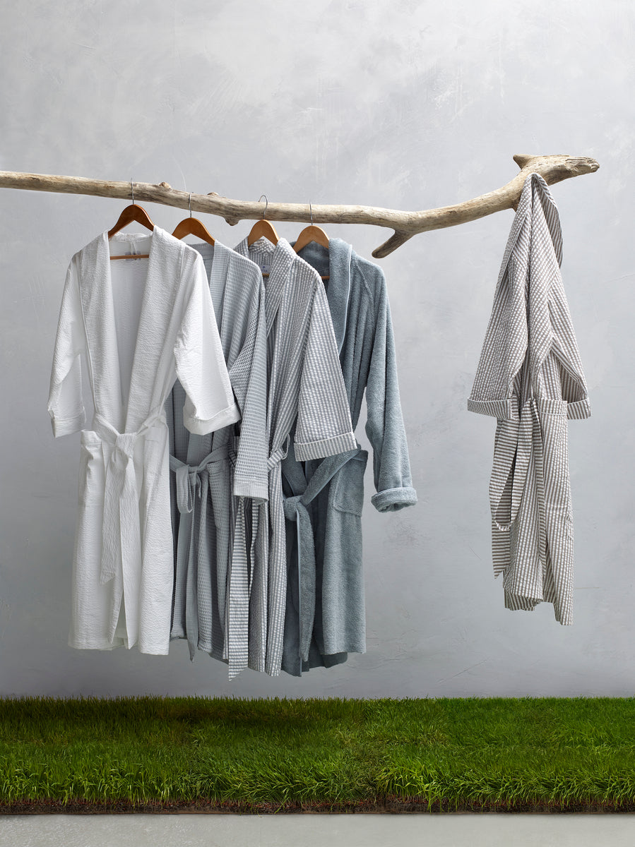 The Matteo Seersucker Robe