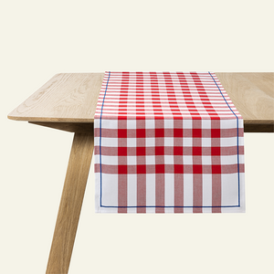 Photo of the Bistrot Français | Table Runner ensemble.