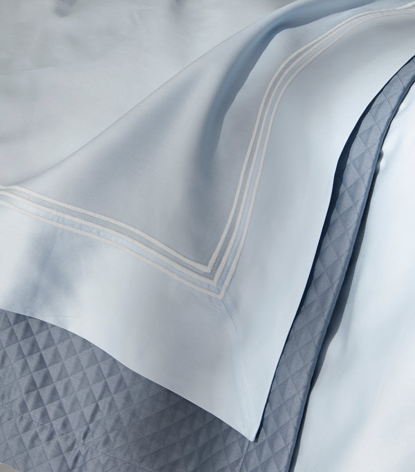 Photo of the Bel Tempo Nocturne | Flat Sheet ensemble.