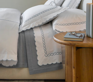 Photo of the Classic Chain Scallop | Flat Sheet ensemble.