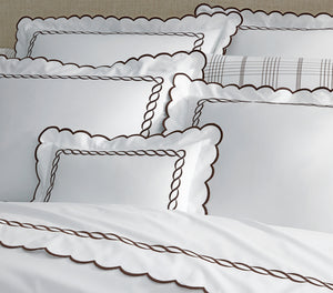 Photo of the Classic Chain Scallop | Sham ensemble.