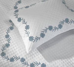 Photo of the Daphne Matelassé | Sham ensemble.