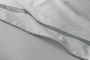 Photo of the Louise | Flat Sheet ensemble.