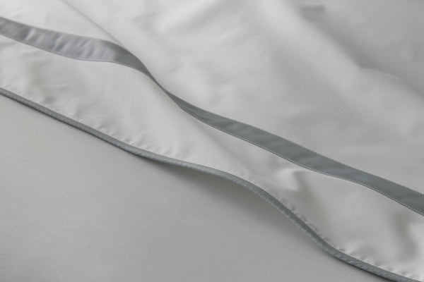 Photo of the Louise | Flat Sheet ensemble.