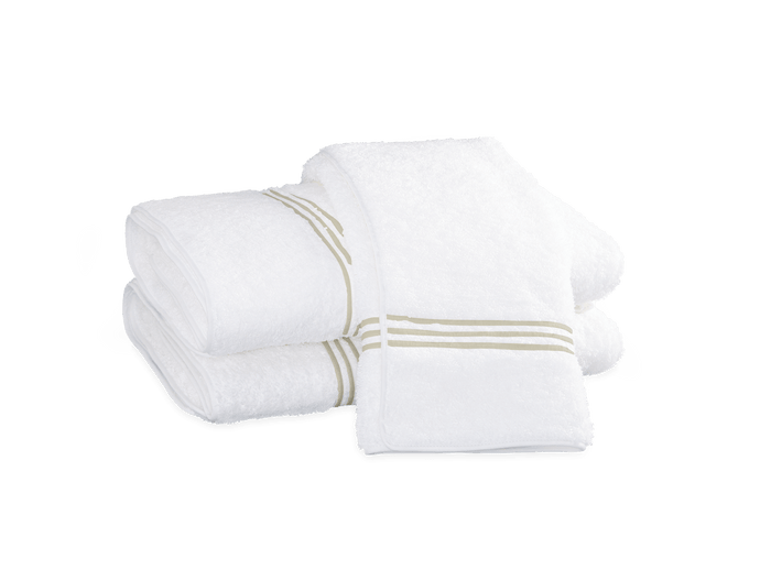 Photo of the Bel Tempo Towel | Bath Sheet ensemble.