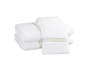Photo of the Bel Tempo Towel | Bath Sheet ensemble.