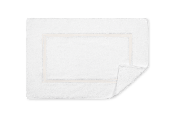 Photo of the Bel Tempo Towel | Tub Mat ensemble.