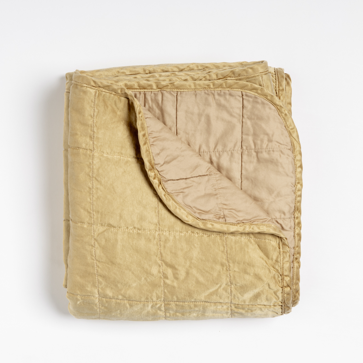 Corner folded back revealing Honeycomb and contrasting lining with satin trim detail.