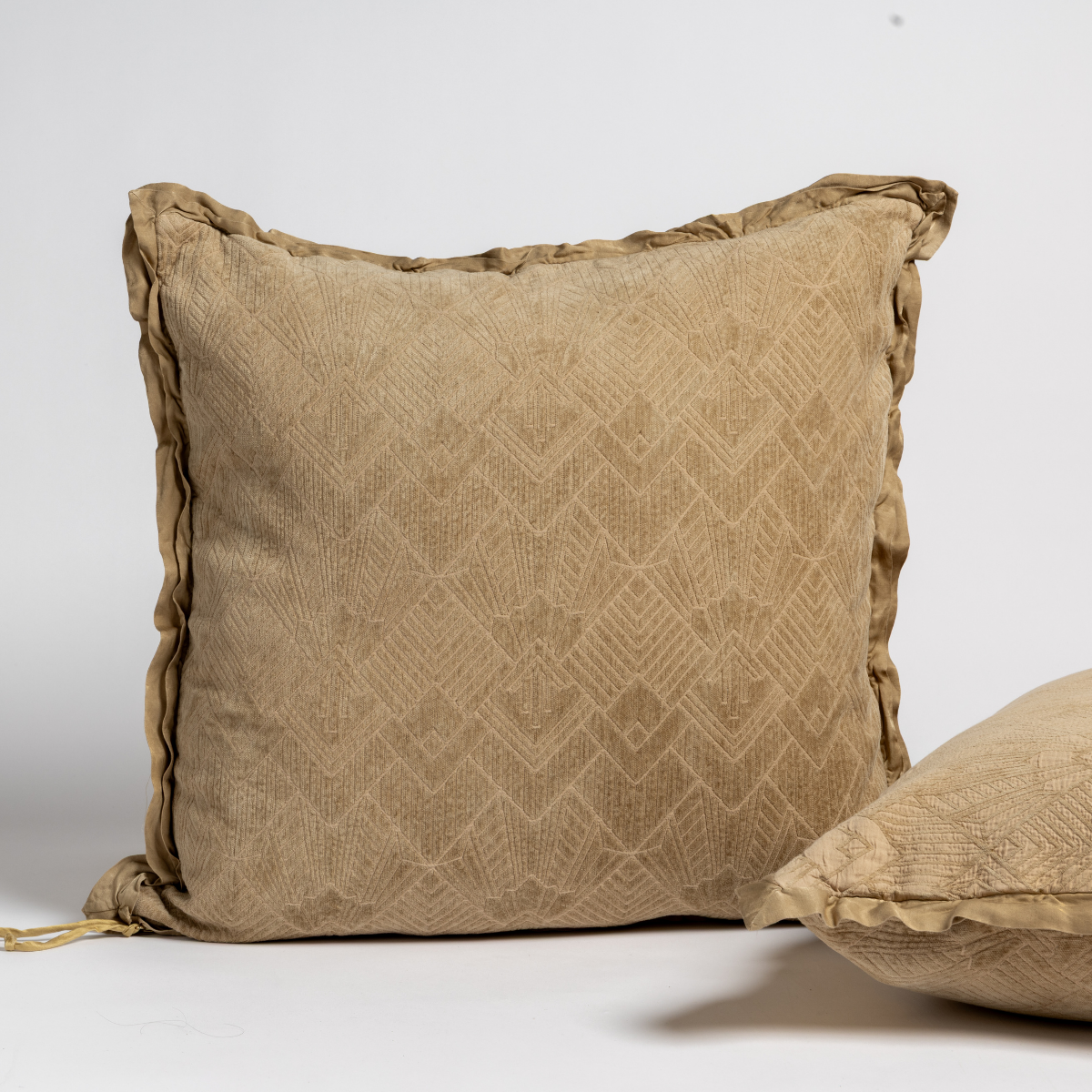 Bella Notte Trettino sham in Honeycomb with diamond jacquard pattern and ruffled edge trim.
