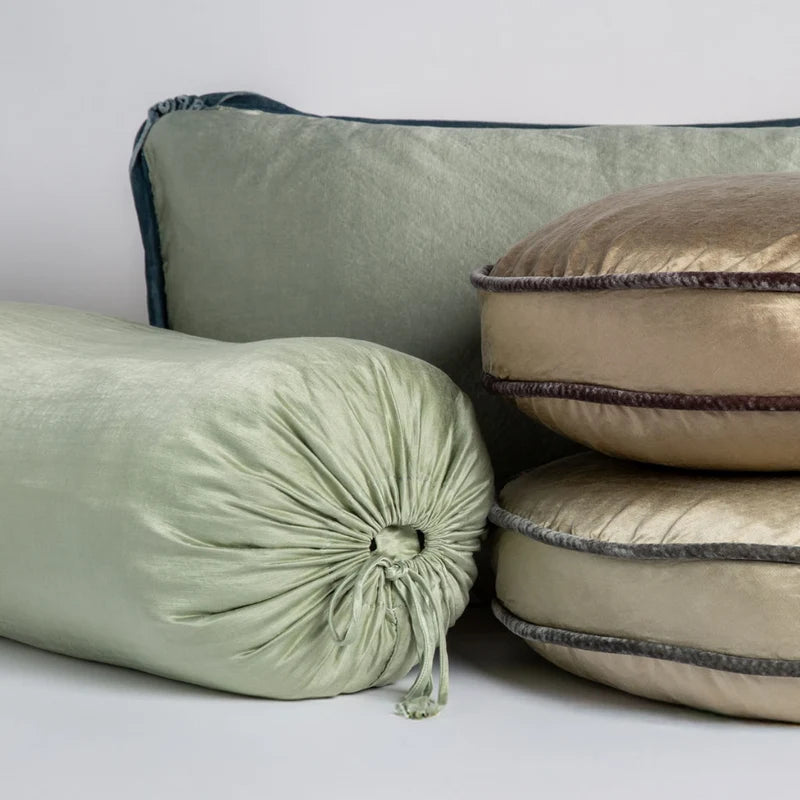 Paloma | Throw Pillow