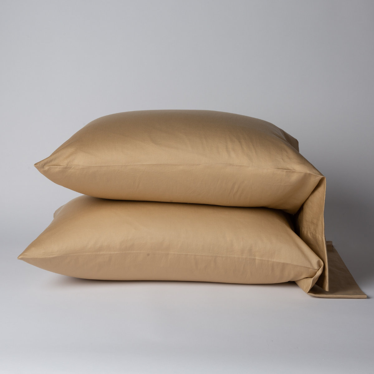 Two Honeycomb Bella Notte Bria pillowcases stacked, showing smooth sateen finish.