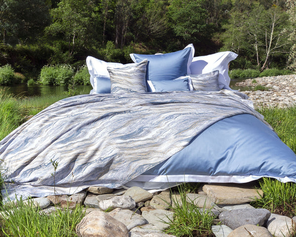 Photo of the Filigrane Coverlet ensemble.