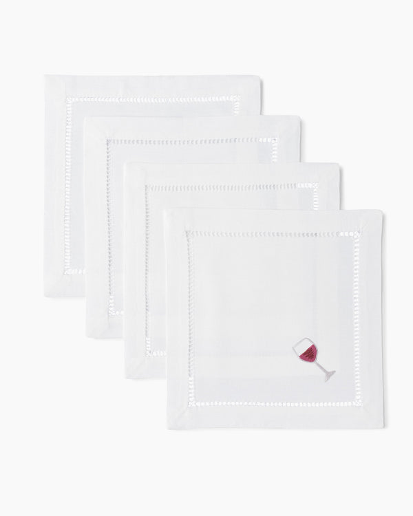 Photo of the Red Wine Cocktail Napkins ensemble.