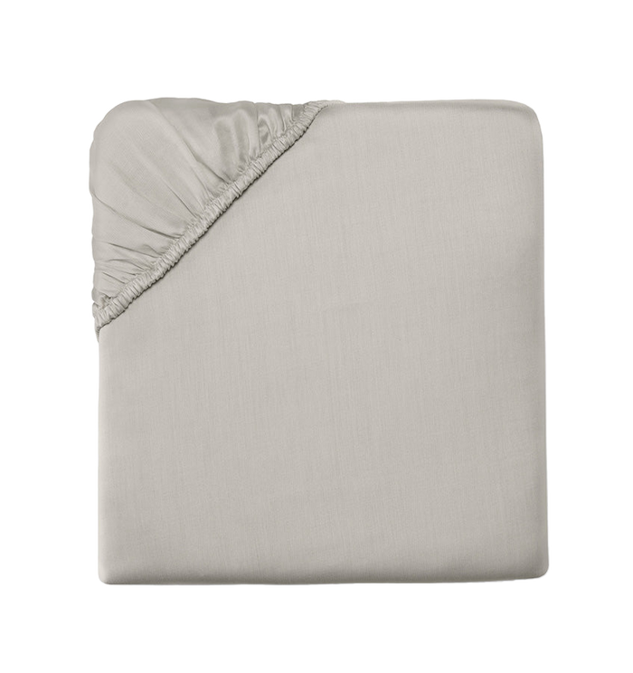 Photo of the Carlotta | Fitted Sheet ensemble.