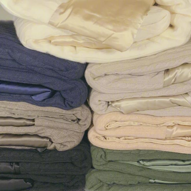 Classic Silk-filled Cashmere Throw
