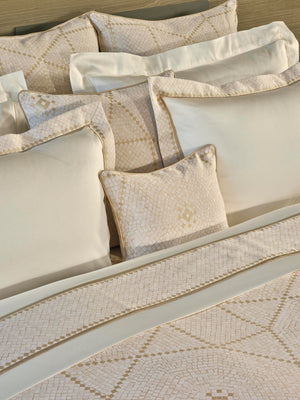 Photo of the Kerylos | Pillowcase ensemble.
