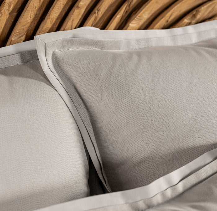 Photo of the Kroco | Pillowcase ensemble.